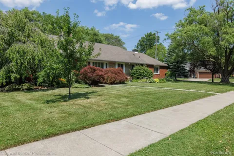 1416 Renaud Road