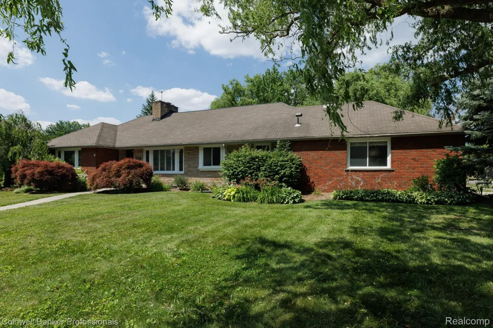1416 Renaud Road Grosse Pointe Woods City, MI 48236