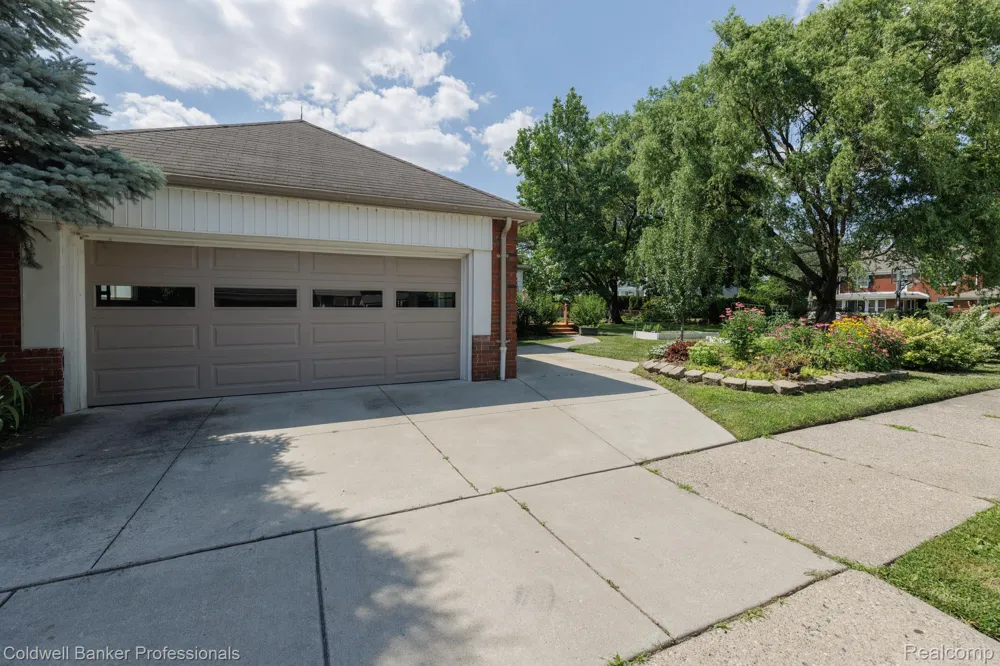 1416 Renaud Road Grosse Pointe Woods City, MI 48236