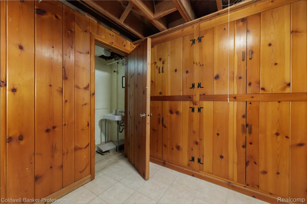 1416 Renaud Road Grosse Pointe Woods City, MI 48236