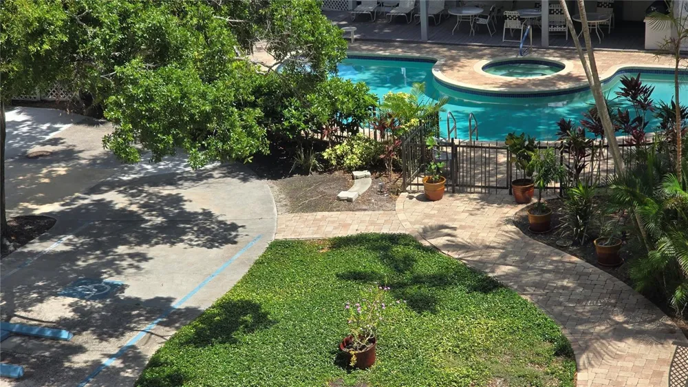 3211 W SWANN AVENUE #1110 Tampa, FL 33609