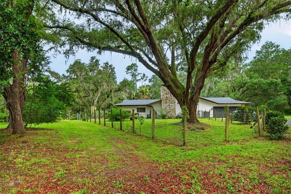 11795 SW HIGHWAY 484 Dunnellon, FL 34432