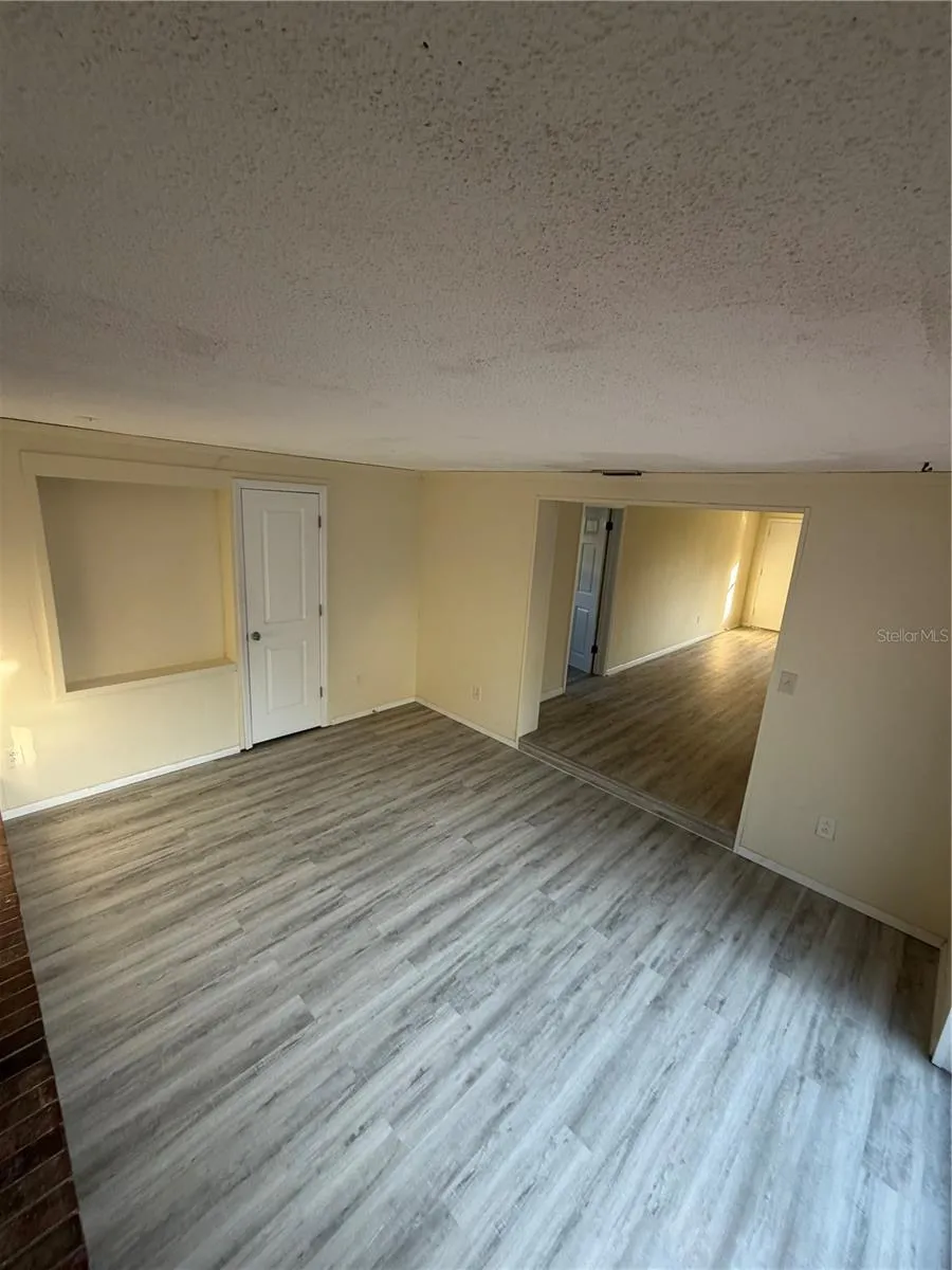 1923 FRUITLAND PARK CIRCLE Eagle Lake, FL 33839