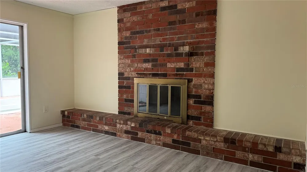 1923 FRUITLAND PARK CIRCLE Eagle Lake, FL 33839
