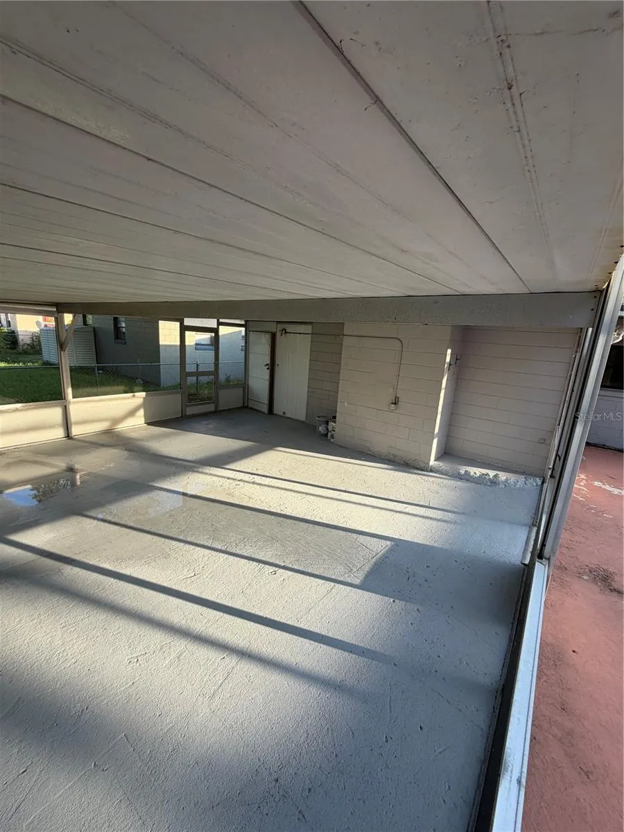 1923 FRUITLAND PARK CIRCLE Eagle Lake, FL 33839