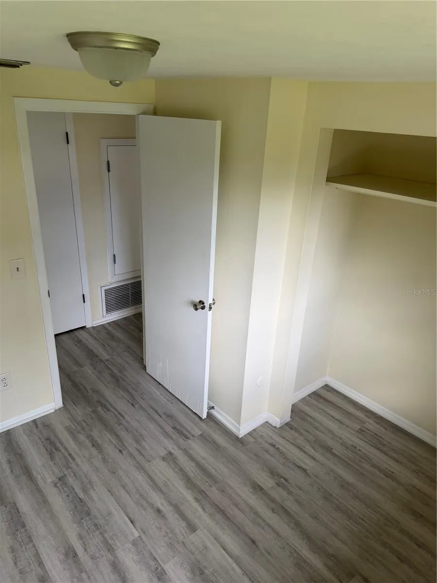 1923 FRUITLAND PARK CIRCLE Eagle Lake, FL 33839