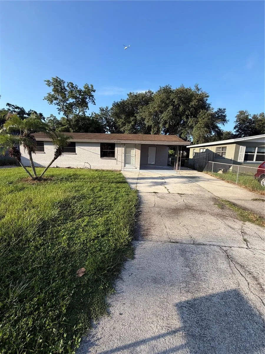 1923 FRUITLAND PARK CIRCLE Eagle Lake, FL 33839