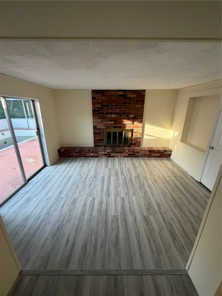 1923 FRUITLAND PARK CIRCLE Eagle Lake, FL 33839