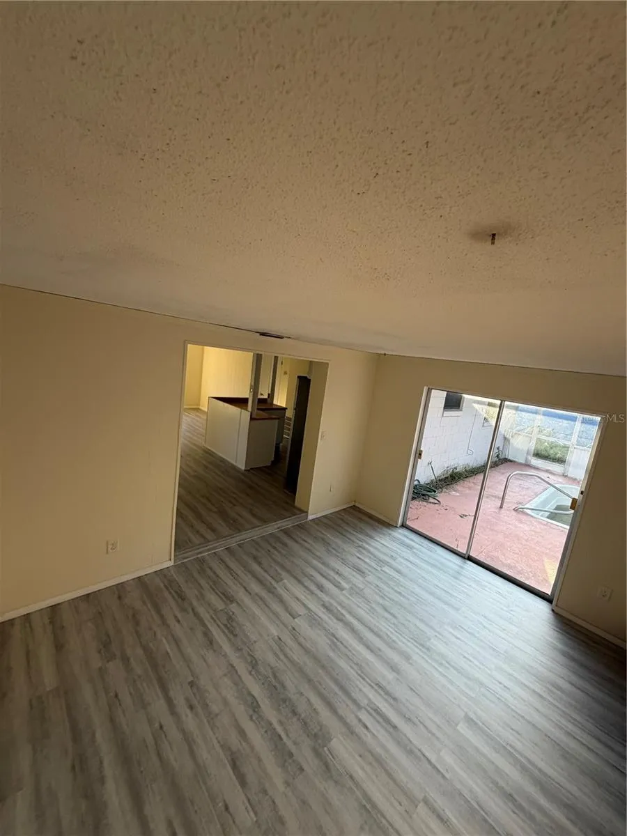 1923 FRUITLAND PARK CIRCLE Eagle Lake, FL 33839