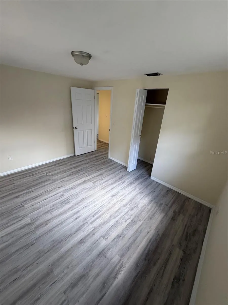 1923 FRUITLAND PARK CIRCLE Eagle Lake, FL 33839