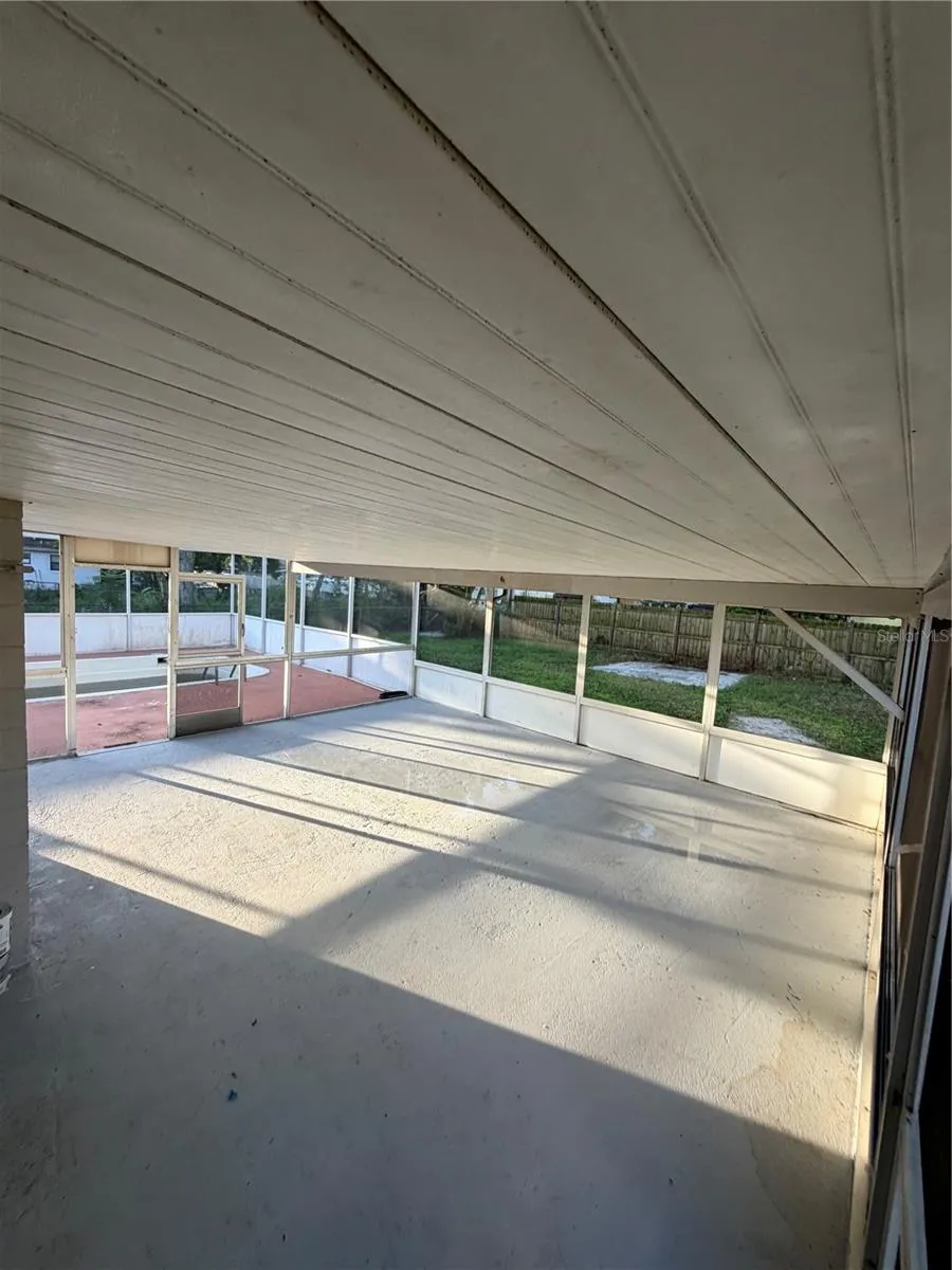 1923 FRUITLAND PARK CIRCLE Eagle Lake, FL 33839