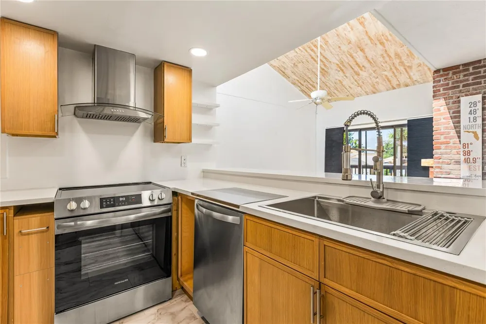 1051 S HIGHLAND STREET #7D Mount Dora, FL 32757