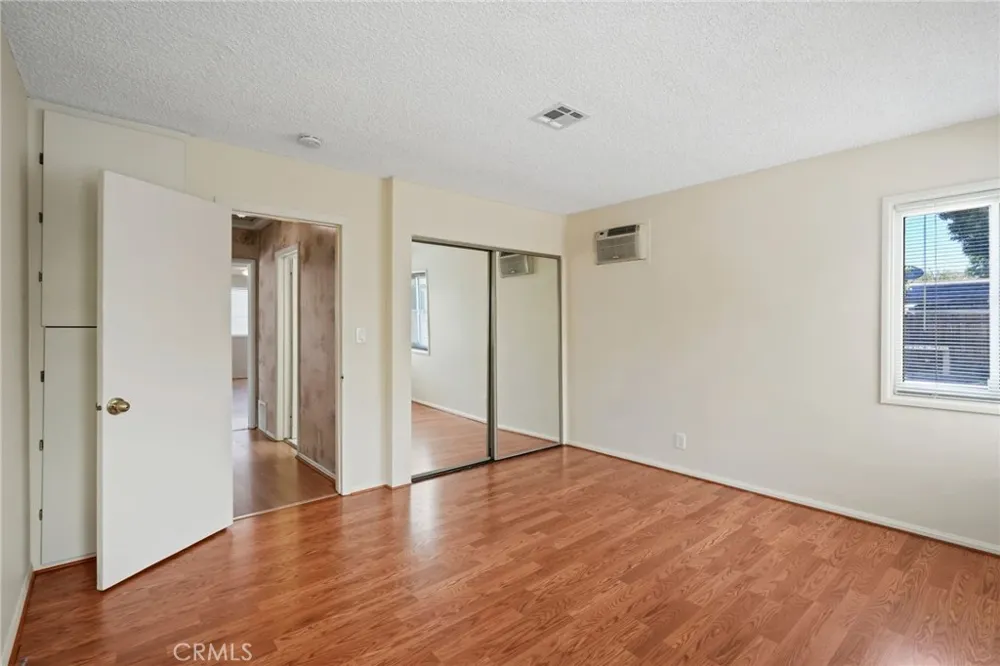 15841 Marlin Place Lake Balboa, CA 91406