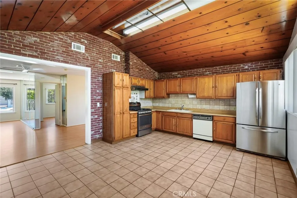 15841 Marlin Place Lake Balboa, CA 91406
