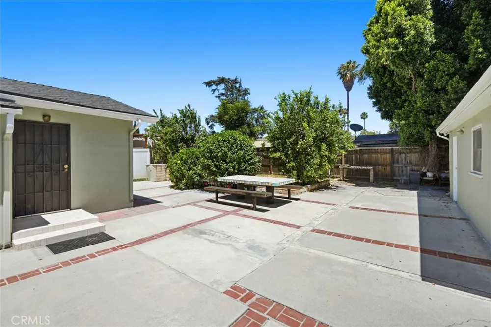 15841 Marlin Place Lake Balboa, CA 91406
