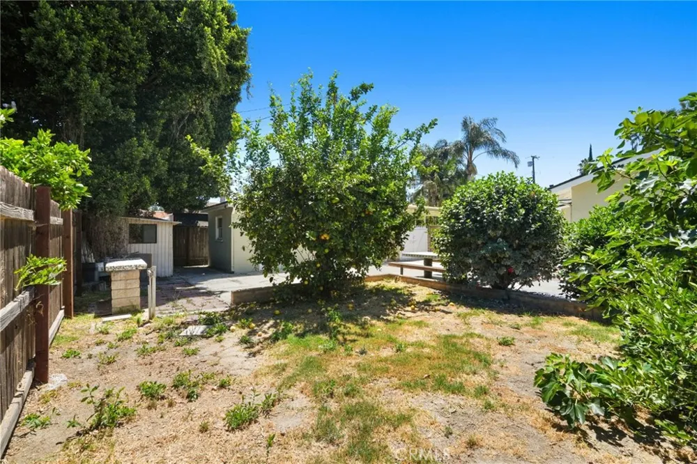 15841 Marlin Place Lake Balboa, CA 91406