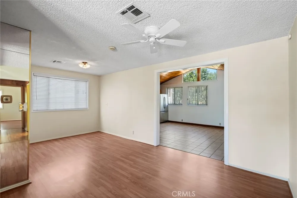 15841 Marlin Place Lake Balboa, CA 91406