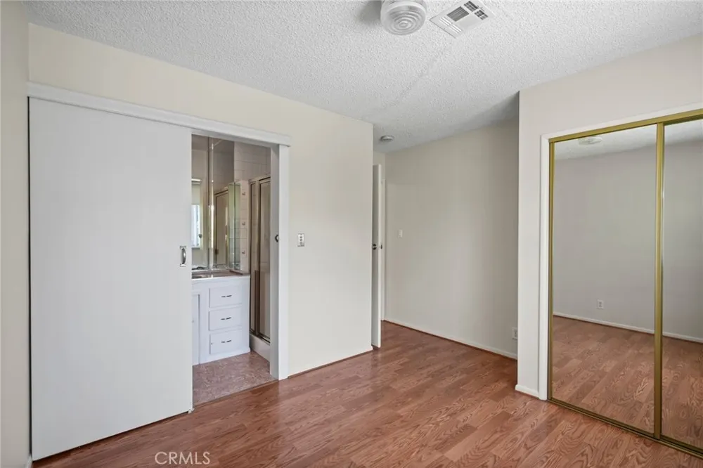 15841 Marlin Place Lake Balboa, CA 91406