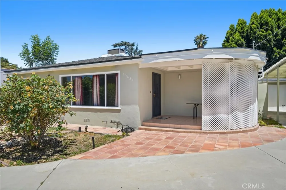 15841 Marlin Place Lake Balboa, CA 91406