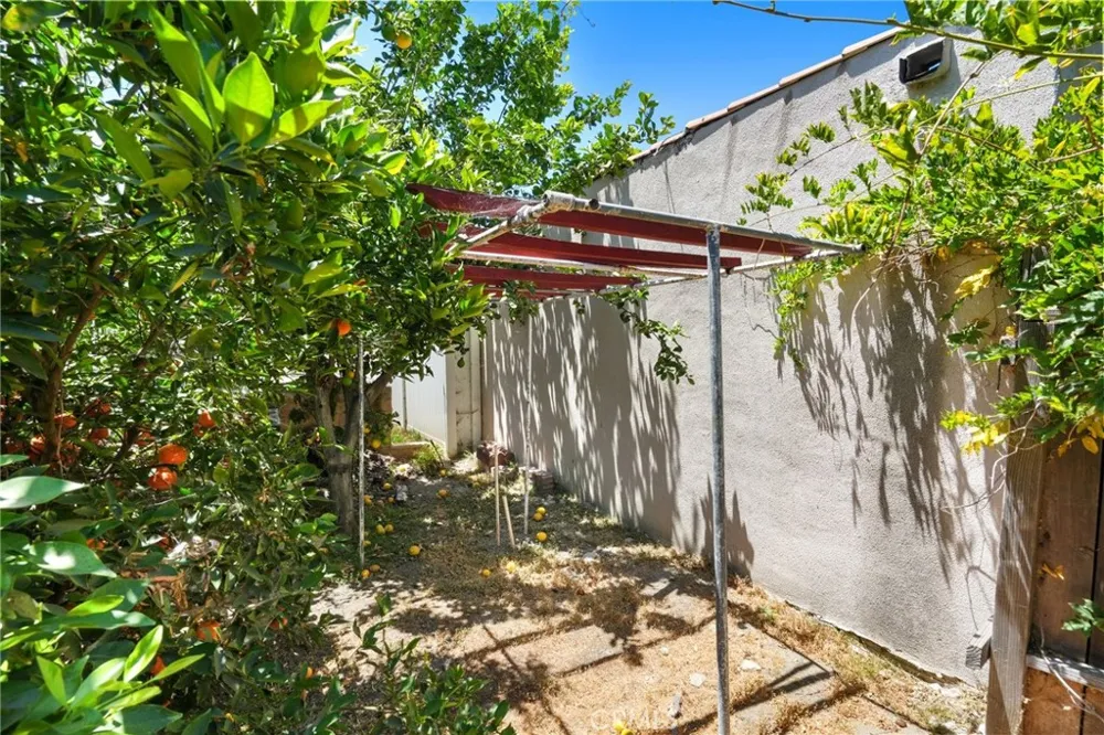 15841 Marlin Place Lake Balboa, CA 91406