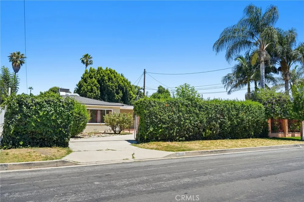 15841 Marlin Place Lake Balboa, CA 91406