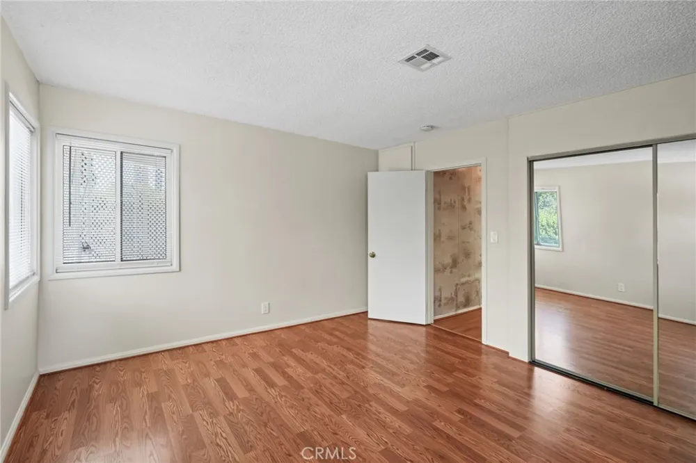 15841 Marlin Place Lake Balboa, CA 91406