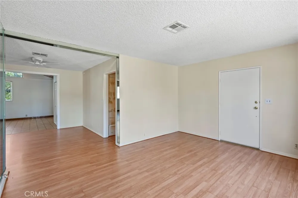 15841 Marlin Place Lake Balboa, CA 91406