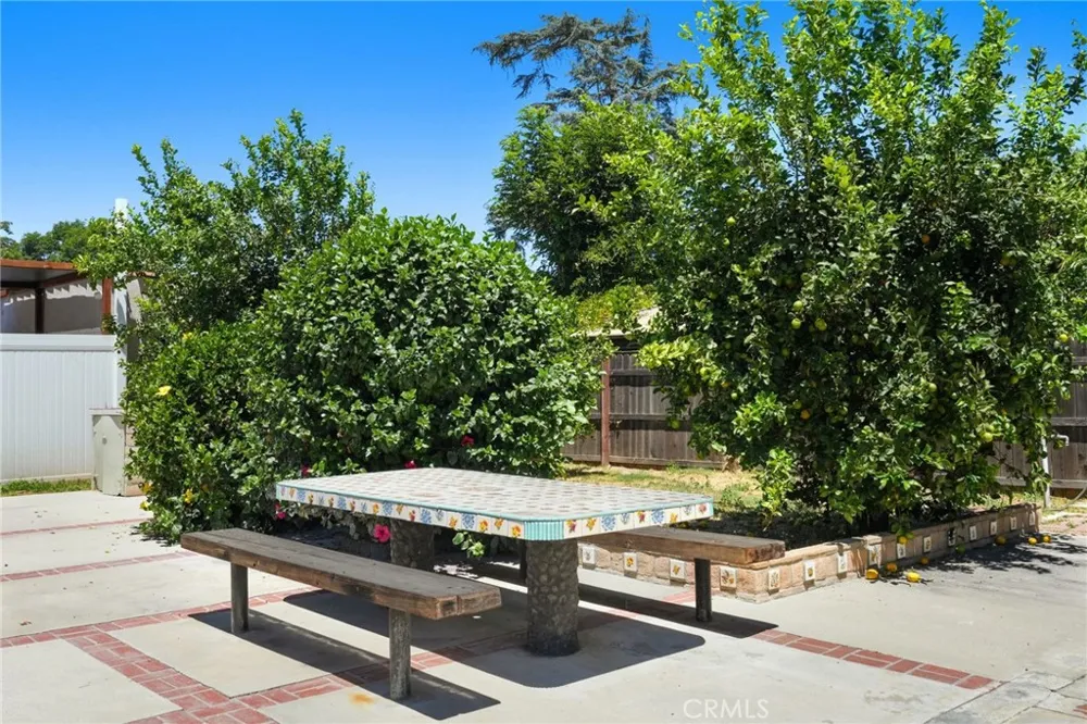 15841 Marlin Place Lake Balboa, CA 91406