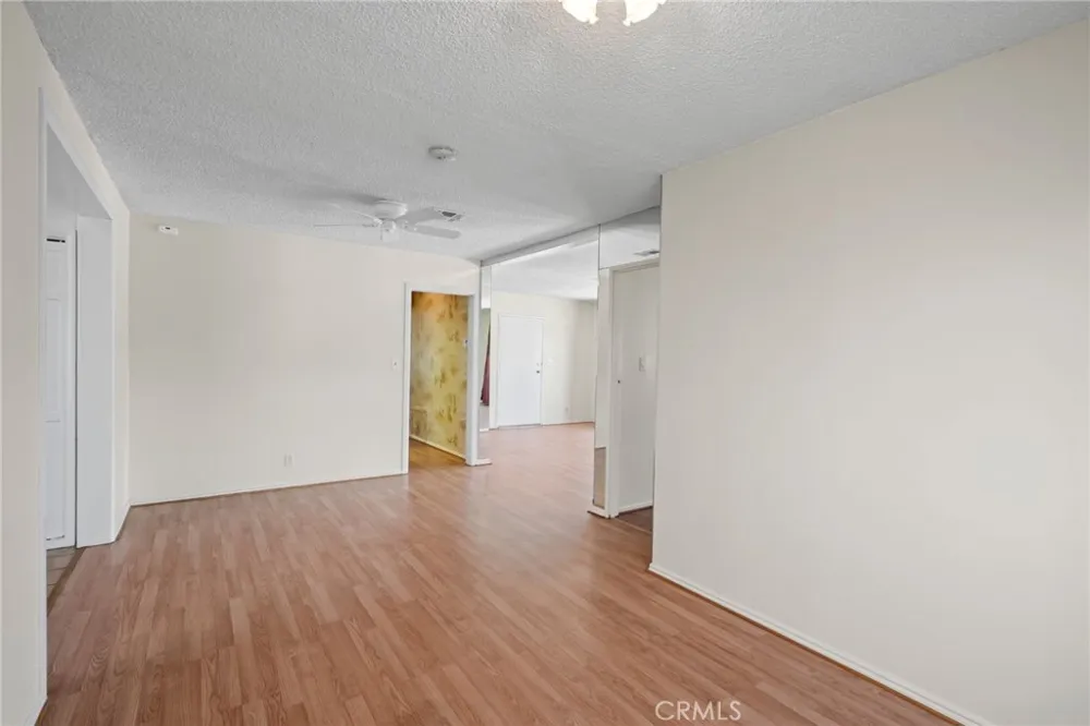 15841 Marlin Place Lake Balboa, CA 91406