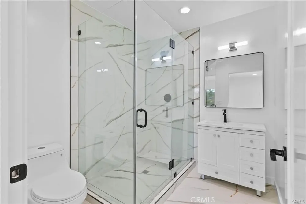 6842 Cedros Avenue Van Nuys, CA 91405