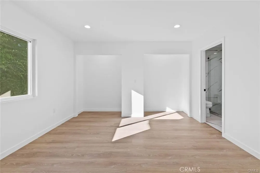 6842 Cedros Avenue Van Nuys, CA 91405