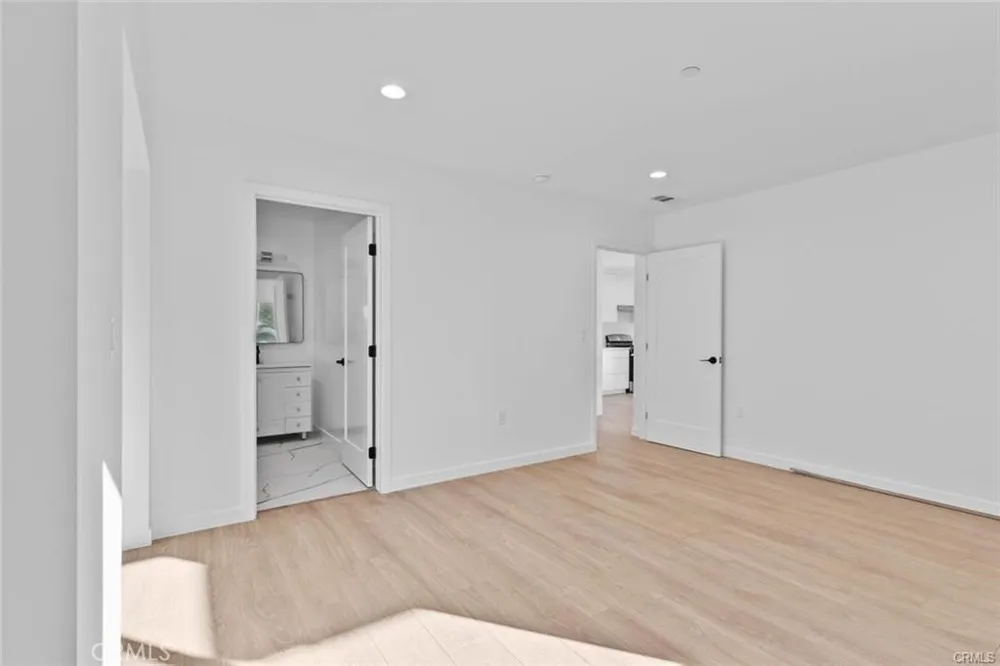 6842 Cedros Avenue Van Nuys, CA 91405