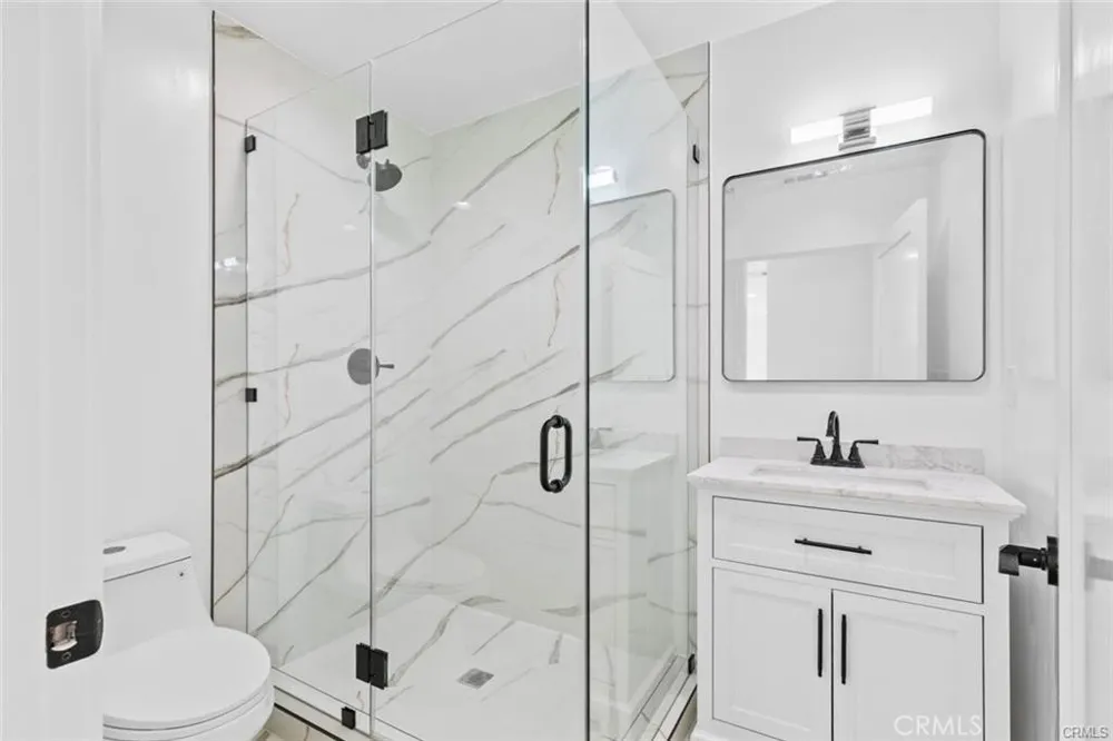 6842 Cedros Avenue Van Nuys, CA 91405
