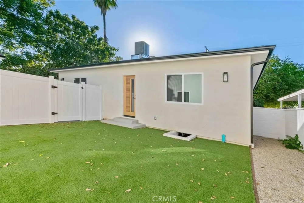 6842 Cedros Avenue Van Nuys, CA 91405