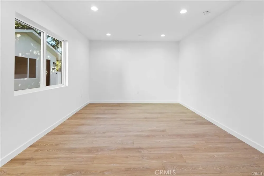 6842 Cedros Avenue Van Nuys, CA 91405