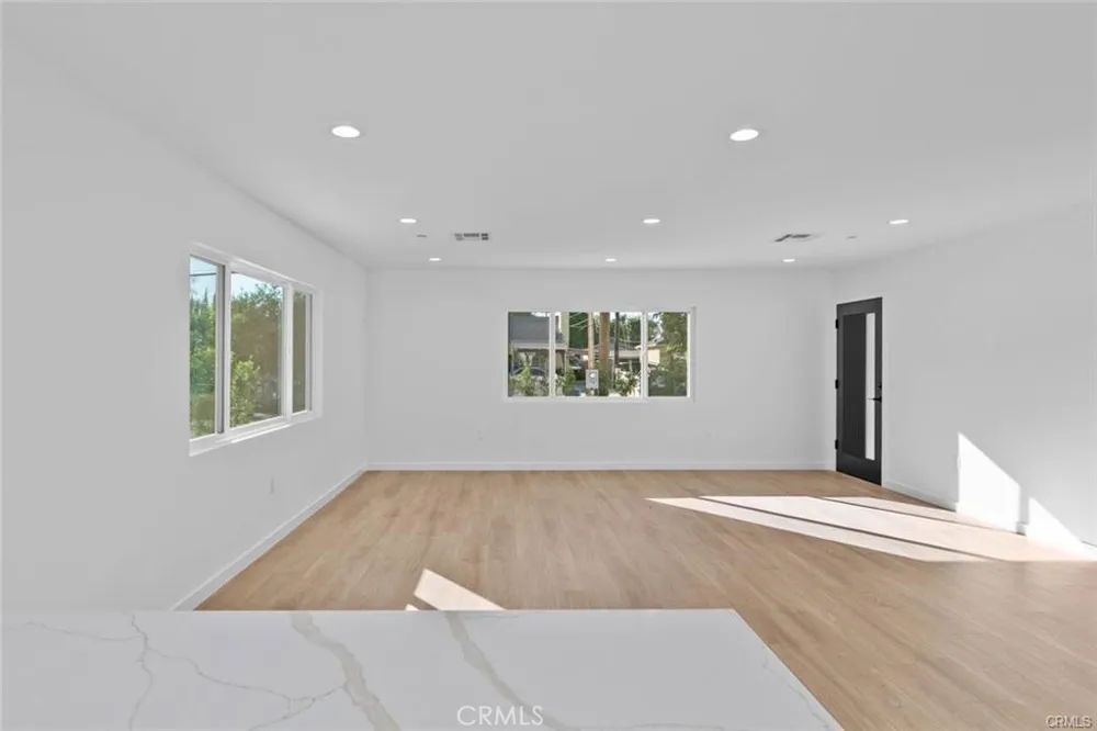 6842 Cedros Avenue Van Nuys, CA 91405