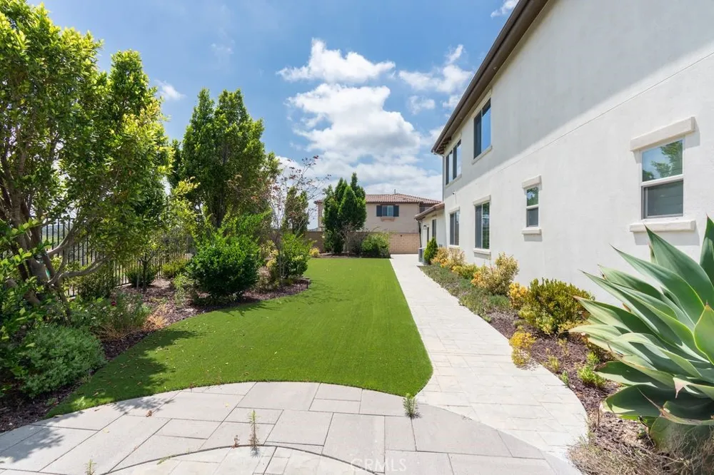 16635 Flint Hollow Place Chino Hills, CA 91709