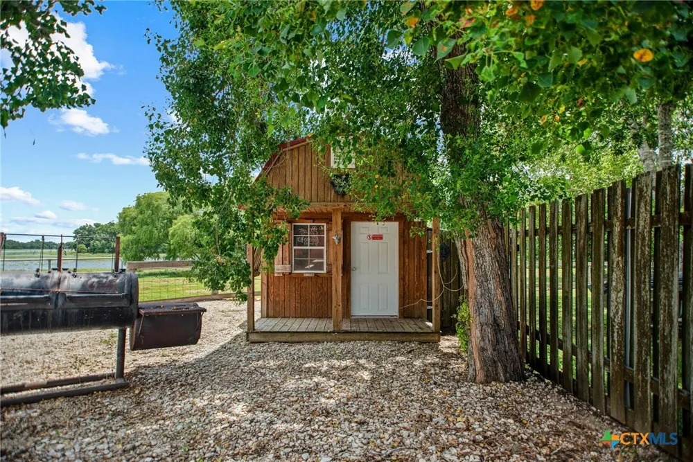605 State Highway 172 Ganado, TX 77962