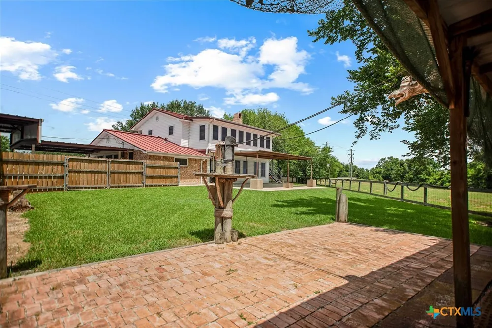 605 State Highway 172 Ganado, TX 77962