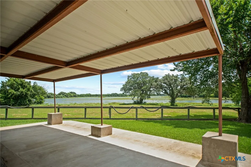 605 State Highway 172 Ganado, TX 77962
