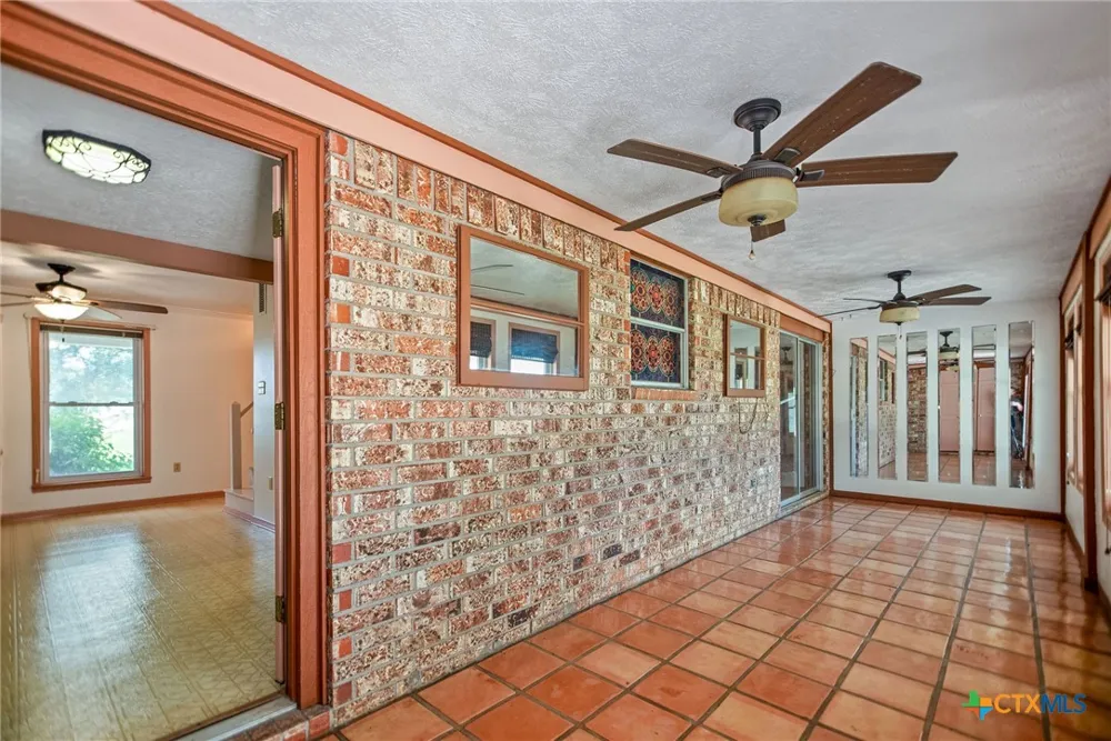 605 State Highway 172 Ganado, TX 77962