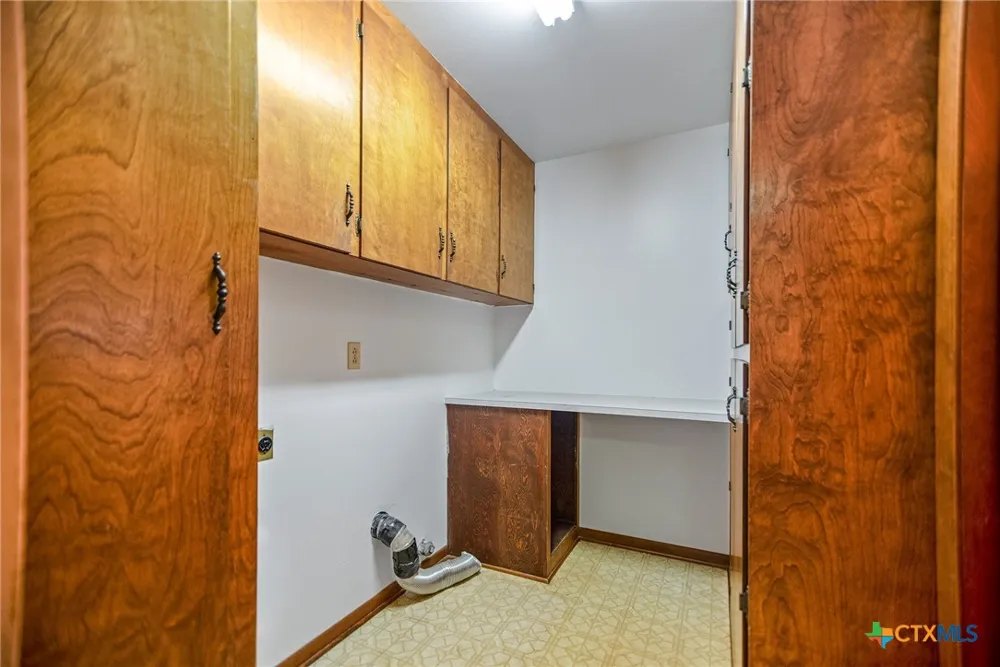 605 State Highway 172 Ganado, TX 77962