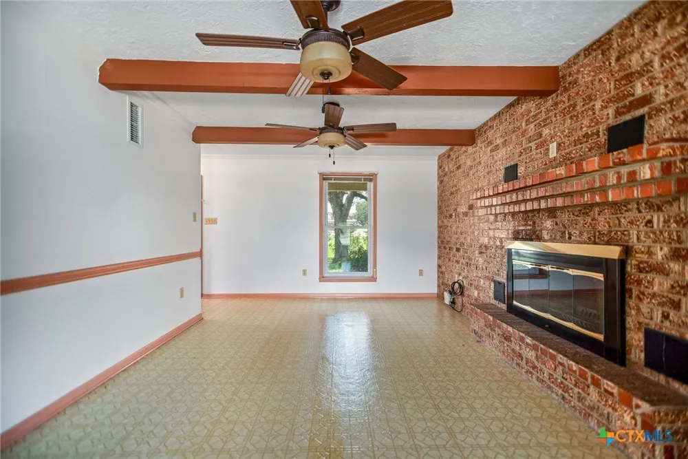 605 State Highway 172 Ganado, TX 77962