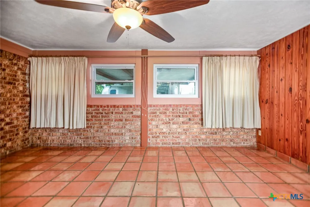 605 State Highway 172 Ganado, TX 77962