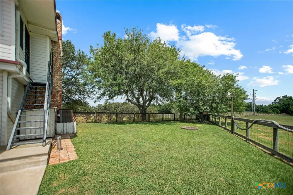 605 State Highway 172 Ganado, TX 77962