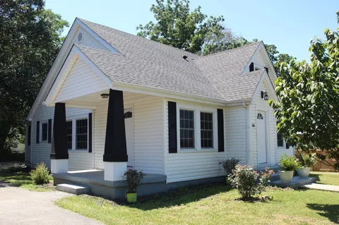 114 Oak St