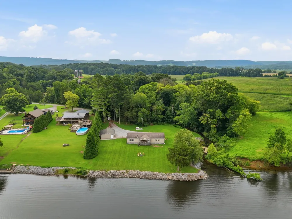 616 Layman Cir Decatur, TN 37322