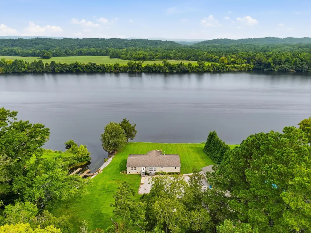 616 Layman Cir Decatur, TN 37322