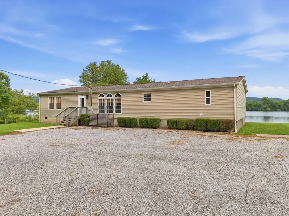 616 Layman Cir Decatur, TN 37322