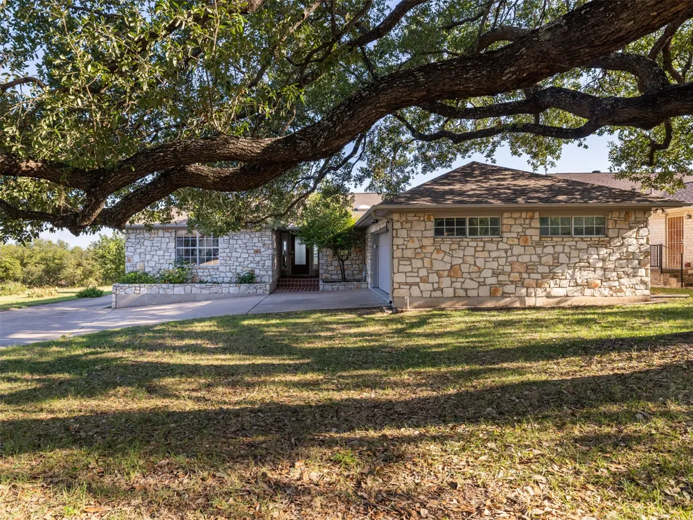 2807 Declaration Circle Lago Vista, TX 78645